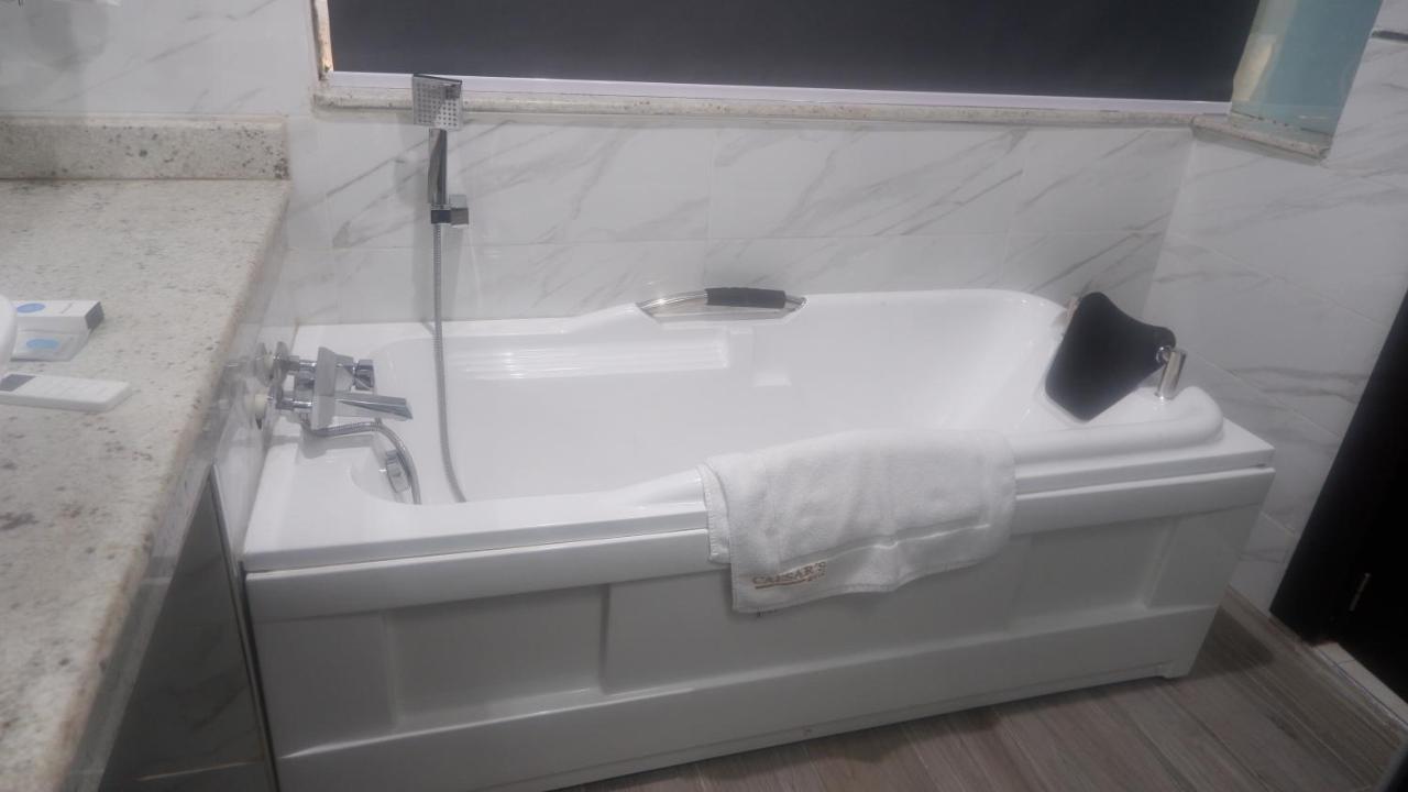 Caesar'S Luxury Hotel Lekki Extérieur photo